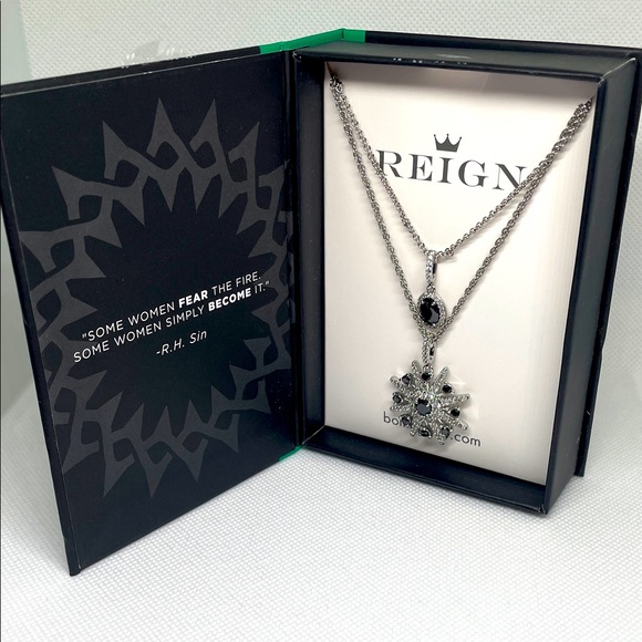 Bomb Party Reign Villain A Queens Pendant RBP7650 - Picture 1 of 3